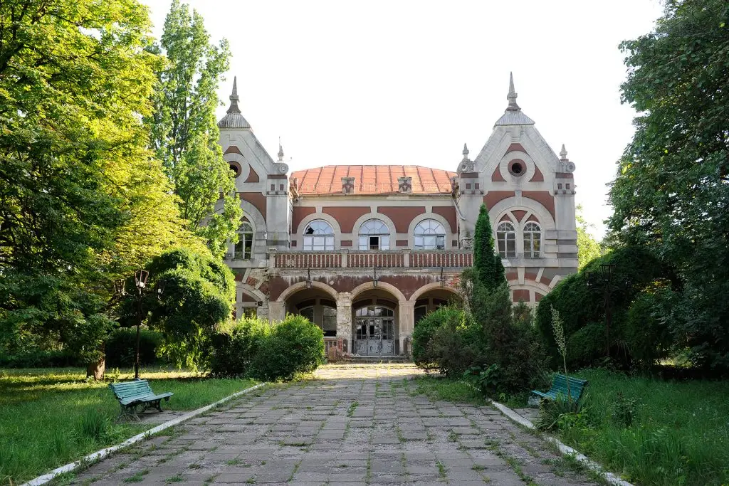 Comfortline.md în Dondușeni – călătorii sigure dintr-un oraș rural spre Europa.
